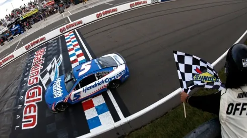 Kyle Larson takes the checkered flag to win the NASCAR Cup Series Go Bowling