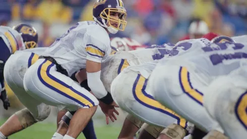 East Carolina Pirates prepares to take the snap
