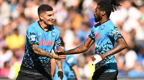 Andre Zambo Anguissa of SSC Napoli celebrates with teammates