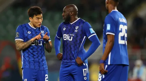 Hyunsoo Jang (l) of Al Hilal alongside Moussa Marega (c) and Mohamed Kanno (r)
