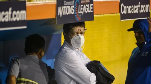 Head coach Hugo Perez of El Salvador looks on during the match between El Salvador and the United States
