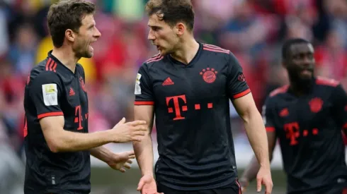 Thomas Mueller of Bayern Munich discusses with Leon Goretzka
