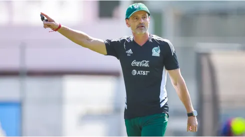 El entrenador en jefe es Diego Coca.