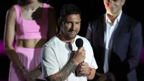 Inter Miami unveils Lionel Messi as new signing (2023)
