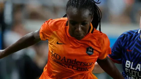 Alozie is playing at Houston Dash
