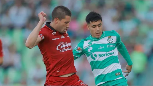 Hugo Nervo of Atlas (L)