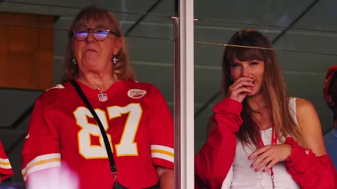 Donna Kelce and Taylor Swift
