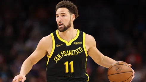 Klay Thompson of the Golden State Warriors dribbling.