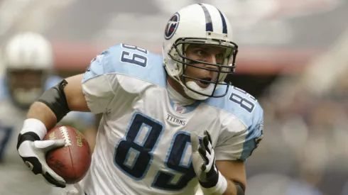 Frank Wycheck with the Tennessee Titans