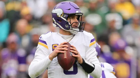 Kirk Cousins #8 of the Minnesota Vikings looks to pass against the Green Bay Packers at Lambeau Field on October 29, 2023 in Green Bay, Wisconsin.
