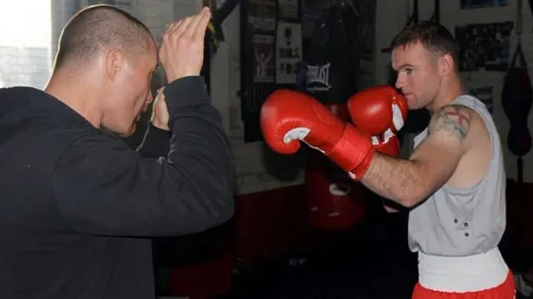 Wayne Rooney boxing