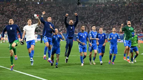 The players of Italy celebrate as they show their appreciation to the fans at full-time following the team's victory in the UEFA EURO 2024.