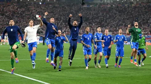 The players of Italy celebrate as they show their appreciation to the fans at full-time following the team's victory in the UEFA EURO 2024.
