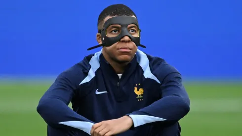 Kylian Mbappe wearing mask