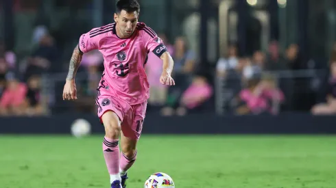 FORT LAUDERDALE, FLORIDA – JUNE 01: Lionel Messi #10 of Inter Miami controls the ball during the second half of the game against St. Louis City at Chase Stadium on June 01, 2024 in Fort Lauderdale, Florida. (Photo by Megan Briggs/Getty Images)
