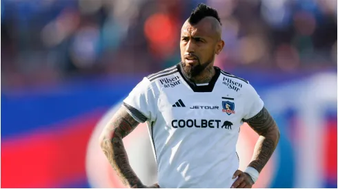 Colo Colo player Arturo<br />
Vidal
