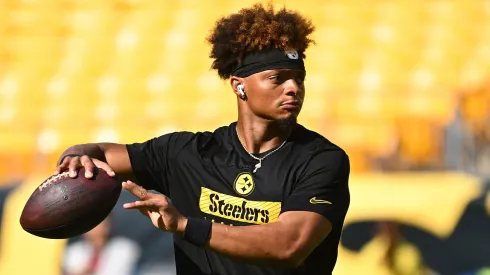 Justin Fields quarterback of the Pittsburgh Steelers
