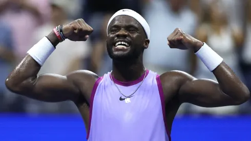 Frances Tiafoe celebrates reaching the 2024 US Open quarter-finals