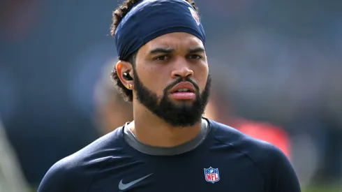 Caleb Williams #18 of the Chicago Bears warms up before the game against the Tennessee Titans at Soldier Field on September 08, 2024 in Chicago, Illinois.
