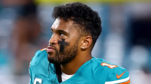 MIAMI GARDENS, FLORIDA – SEPTEMBER 12: Tua Tagovailoa #1 of the Miami Dolphins warms up prior to the game against the Buffalo Bills at Hard Rock Stadium, Florida.
