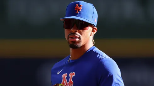 Francisco Lindor #12 of the New York Mets warms up before Game Two of the Wild Card Series against the Milwaukee Brewers at American Family Field on October 02, 2024 in Milwaukee, Wisconsin. 
