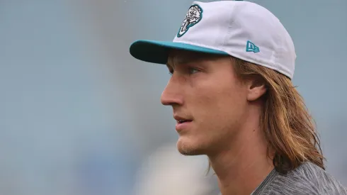 Trevor Lawrence #16 of the Jacksonville Jaguars warms up prior to a game against the Indianapolis Colts at EverBank Stadium on October 06, 2024 in Jacksonville, Florida.
