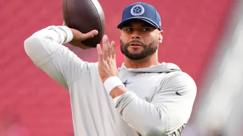 Dak Prescott #4 of the Dallas Cowboys warms up prior to a game against the San Francisco 49ers at Levi's Stadium on October 27, 2024 in Santa Clara, California.