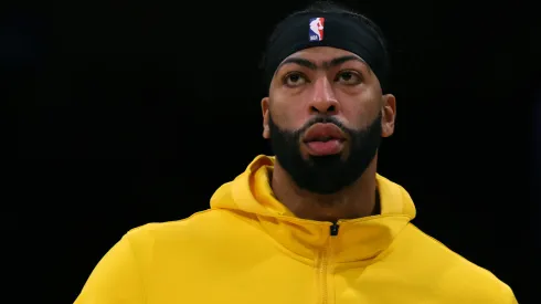 Anthony Davis #3 of the Los Angeles Lakers during warm up before the game against the at Crypto.com Arena
