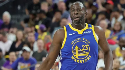 Draymond Green #23 of the Golden State Warriors brings the ball up the court against the Los Angeles Lakers
