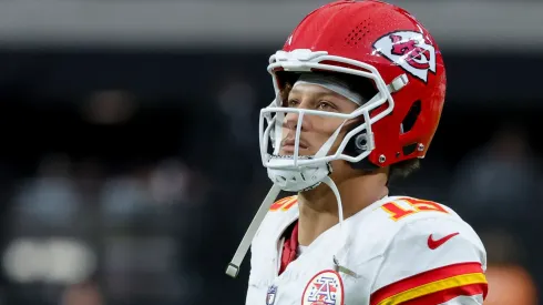 Patrick Mahomes #15 of the Kansas City Chiefs jogs to the the line of scrimmage after a timeout in the third quarter of a game against the Las Vegas Raiders at Allegiant Stadium on October 27, 2024 in Las Vegas, Nevada. The Chiefs defeated the Raiders 27-20.
