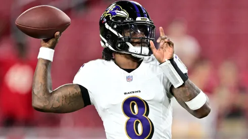 Lamar Jackson #8 of the Baltimore Ravens warms up prior to a game against the Tampa Bay Buccaneers at Raymond James Stadium on October 21, 2024 in Tampa, Florida.
