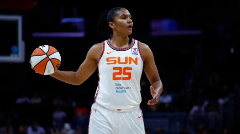 Alyssa Thomas #25 of the Connecticut Sun at Crypto.com Arena
