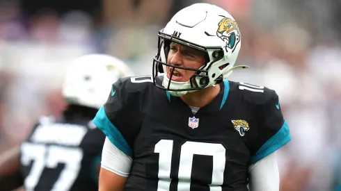 Mac Jones #10 of the Jacksonville Jaguars reacts against the Minnesota Vikings during the first quarter at EverBank Stadium on November 10, 2024 in Jacksonville, Florida.
