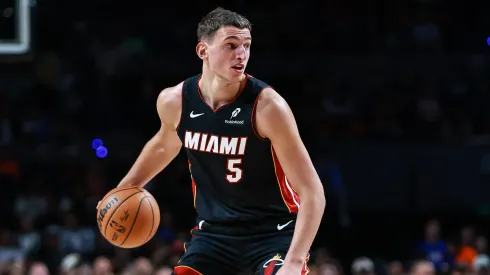 Nikola Jovic #5 of the Miami Heat drives the ball during the fourth quarter during the game between Miami Heat against Washington Wizards at Arena Ciudad de Mexico on November 02, 2024 in Mexico City, Mexico.