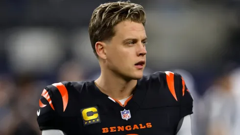 Joe Burrow #9 of the Cincinnati Bengals warms up prior to the game against the Dallas Cowboys at AT&T Stadium on December 09, 2024 in Arlington, Texas.
