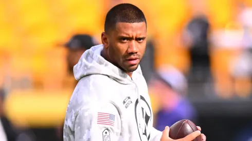 Russell Wilson #3 of the Pittsburgh Steelers warms up prior to a game against the Baltimore Ravens at Acrisure Stadium on November 17, 2024 in Pittsburgh, Pennsylvania. 
