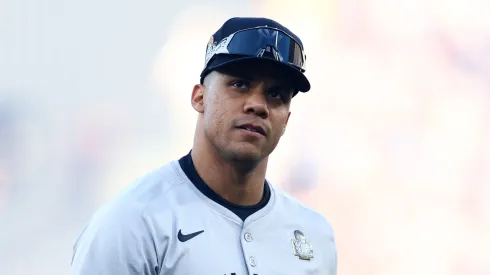 Juan Soto #22 of the New York Yankees walks across the field before Game One of the 2024 World Series against the Los Angeles Dodgers at Dodger Stadium on October 25, 2024 in Los Angeles, California. (
