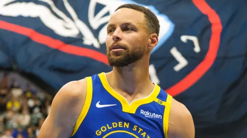 Stephen Curry gets ready for the start of the game between the Los Angeles Clippers and the Golden State Warriors
