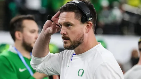 PAC-12 Football Championship Game: Oregon vs Washington DEC 01 December 01, 2023: Oregon Ducks head coach Dan Lanning on the field prior to the start of the Pac-12 Football Championship Game featuring the Oregon Ducks and the Washington Huskies at Allegiant Stadium in Las Vegas, NV.
