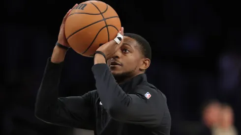 Sacramento Kings guard De Aaron Fox (5) before the Sacramento Kings vs Los Angeles Lakers game at Crypto.com Arena
