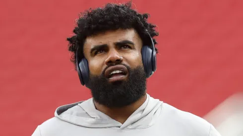 Ezekiel Elliott #15 of the Dallas Cowboys warms up prior to a game against the San Francisco 49ers at Levi's Stadium on October 27, 2024 in Santa Clara, California.
