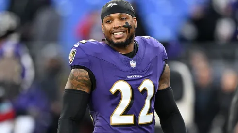 Derrick Henry #22 of the Baltimore Ravens looks on before the game against the Cleveland Browns at M&T Bank Stadium on January 04, 2025.
