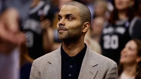 Tony Parker #9 of the San Antonio Spurs during the first half of the NBA game against the Phoenix Suns at Talking Stick Resort Arena on January 21, 2016 in Phoenix, Arizona.
