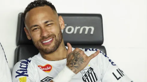 Neymar of Santos gestures before a Campeonato Paulista 2025 match between Santos and Botafogo at Urbano Caldeira Stadium (Vila Belmiro) on February 05, 2025.