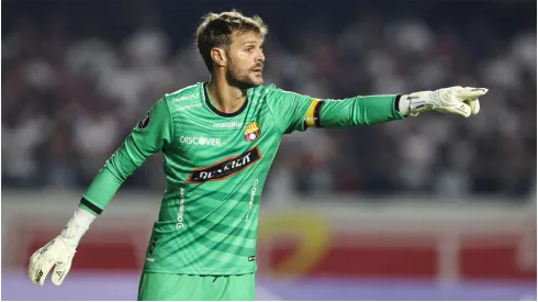 Goalkeeper Burrai of Barcelona SC