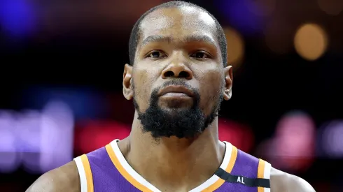 Kevin Durant #35 of the Phoenix Suns reacts during a game against the Charlotte Hornets on January 07, 2025.