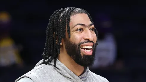 Anthony Davis #3 of the Dallas Mavericks warms up prior to a game against the Los Angeles Lakers