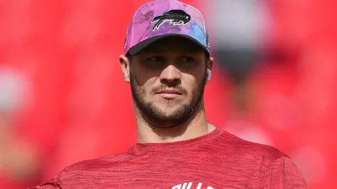 Josh Allen #17 of the Buffalo Bills warms up prior to the game against the Kansas City Chiefs at Arrowhead Stadium on October 16, 2022 in Kansas City, Missouri.