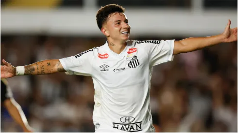 Alvaro Barreal of Santos