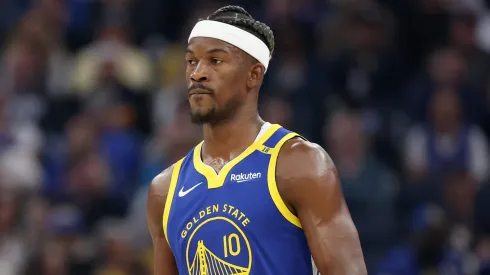 Jimmy Butler was forced to leave the court vs the Rockets due to an injury